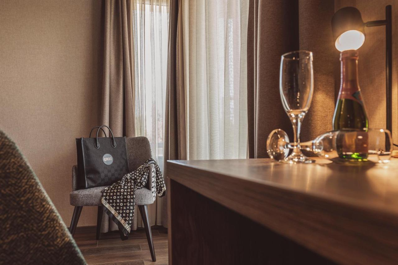 Mediterraneo Luxury Room Strigoniu Exterior foto