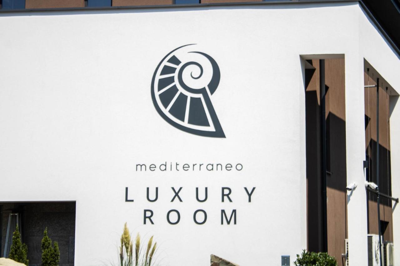 Mediterraneo Luxury Room Strigoniu Exterior foto